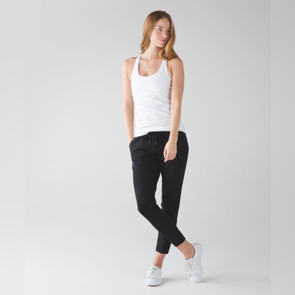 Lululemon black luxtreme jet crop slim
